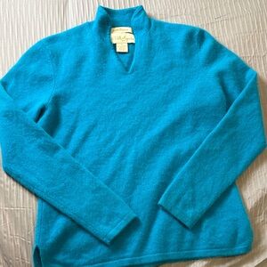 VINTAGE Parisian Signature 100% cashmere blue sweater size small cozy warm comfy